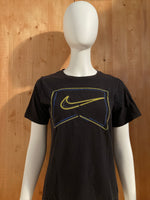 NIKE "SWOOSH" Graphic Print Kids Youth Unisex T-Shirt Tee Shirt L Lrg Large Black Shirt