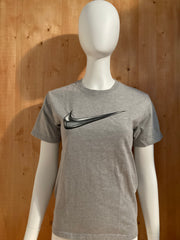 NIKE "SWOOSH" Graphic Print Kids Youth Unisex T-Shirt Tee Shirt L Lrg Large Gray Shirt