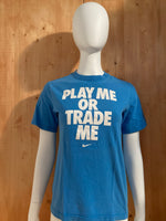 NIKE "PLAY ME OR TRADE ME" Graphic Print Kids Youth Unisex T-Shirt Tee Shirt L Lrg Large Blue Shirt