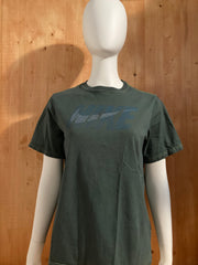 NIKE "SWOOSH" Graphic Print Kids Youth Unisex T-Shirt Tee Shirt XL Xtra Extra Large Dark Green Shirt