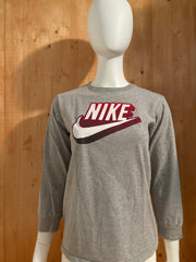 NIKE "SWOOSH" Graphic Print Kids Youth Unisex T-Shirt Tee Shirt M MD Medium Gray Long Sleeve Shirt