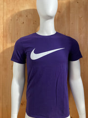 NIKE "SWOOSH" THE NIKE TEE Graphic Print Athletic Cut Adult T-Shirt Tee Shirt S SM Small Purple Shirt