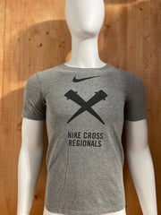 NIKE "NIKE CROSS REGIONALS" ATHLETIC CUT Graphic Print Adult The Nike Tee T-Shirt Tee Shirt XS Xtra Extra Small Gray Shirt